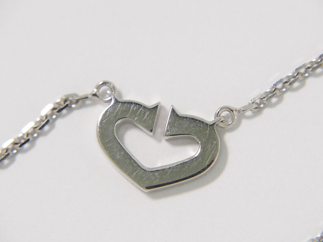 Cartier Cartier C Heart de Cartier Pendant Necklace 18K White Gold with Diamond Zilver