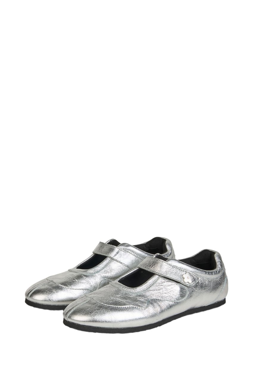 Cecilie Bahnsen Textured Silver Leather Mary Jane Sneakers with Velcro Closure Zilver