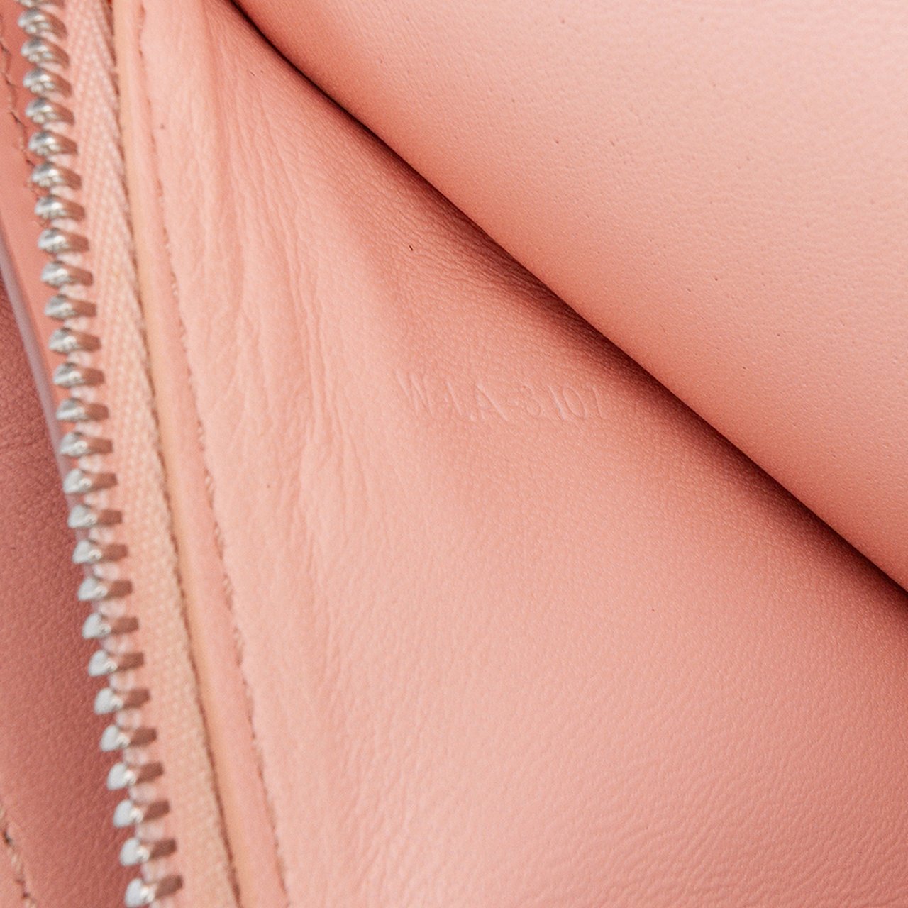 Celine Medium Calfskin Classic Box Roze