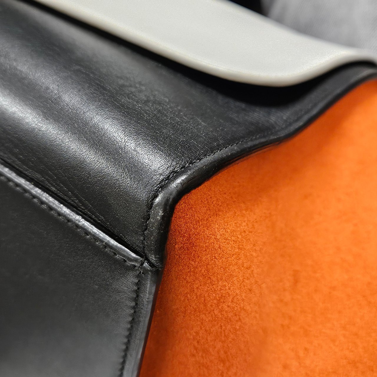 Celine Tricolor Suede Leather Trapeze Handbag Zwart