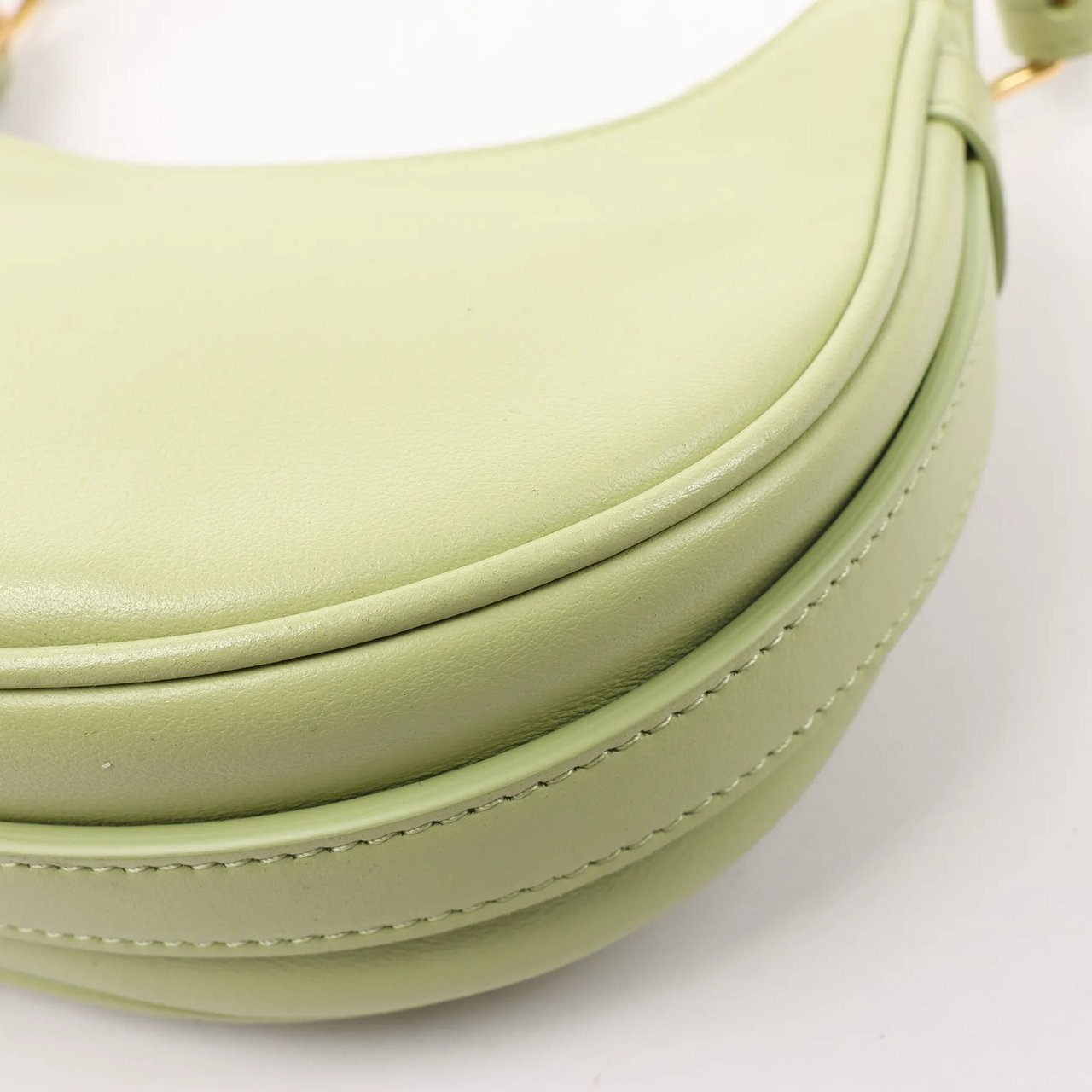 Celine CELINE Ava Leather Shoulder Bag in Green Groen
