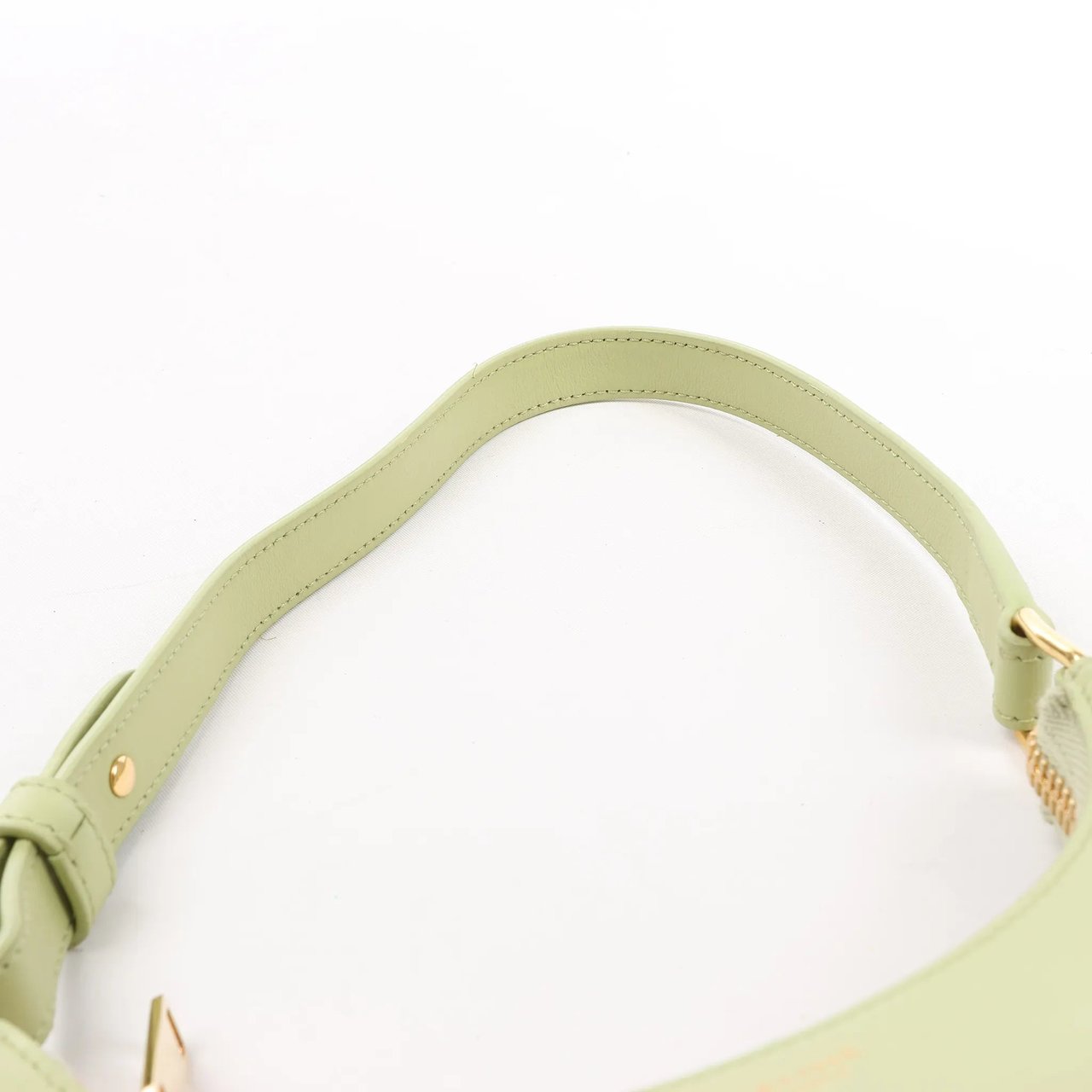 Celine CELINE Ava Leather Shoulder Bag in Green Groen