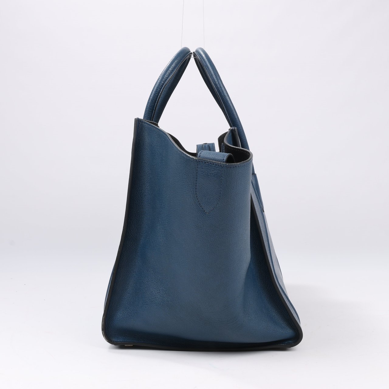 Celine CELINE Luggage Phantom Medium Grained Leather Handbag in Navy Blue (Marketplaces) Navy