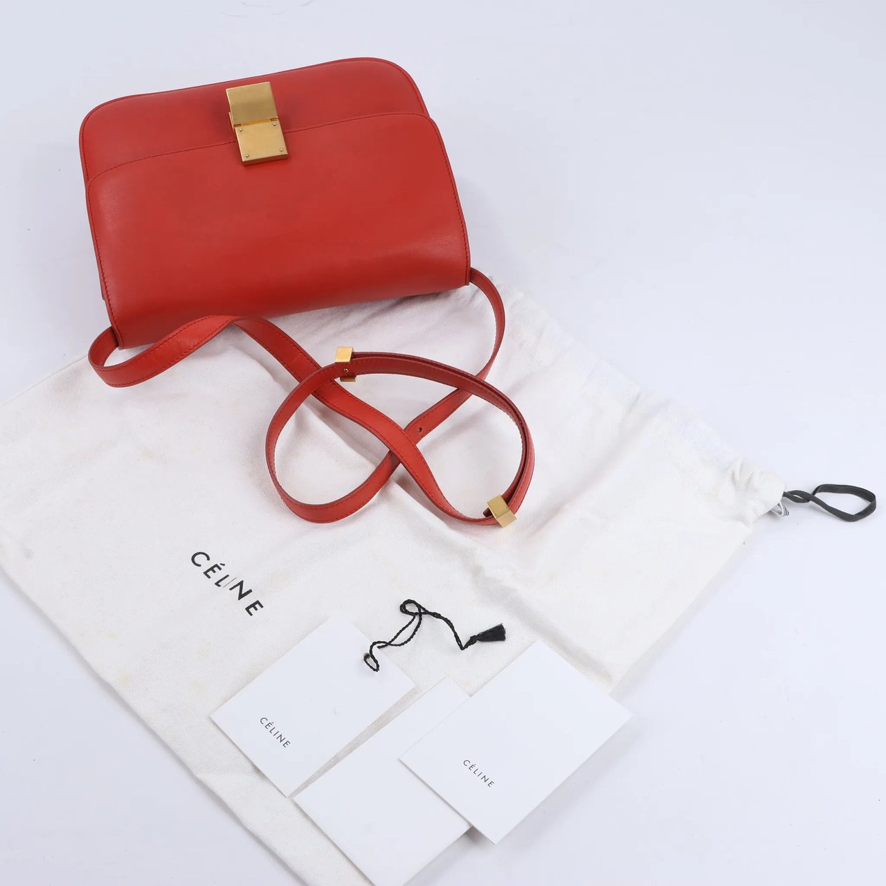 Celine CELINE Classic Box Medium Leather Shoulder Bag in Red (Marketplaces) Rood