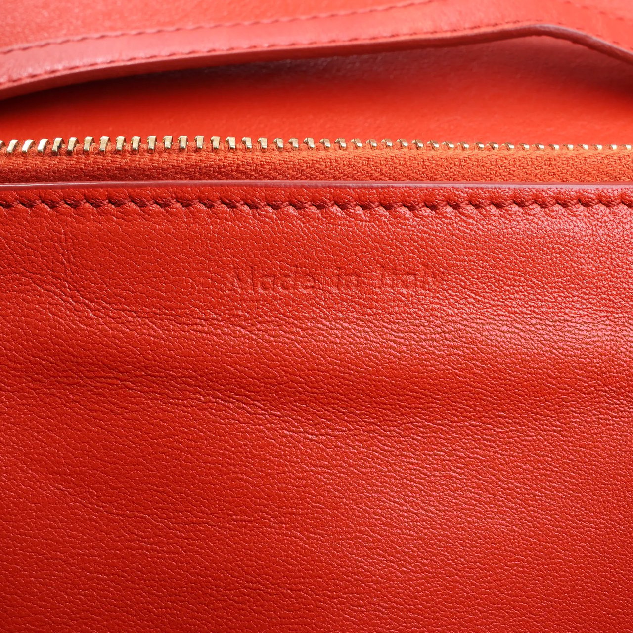 Celine CELINE Classic Box Medium Leather Shoulder Bag in Red (Marketplaces) Rood