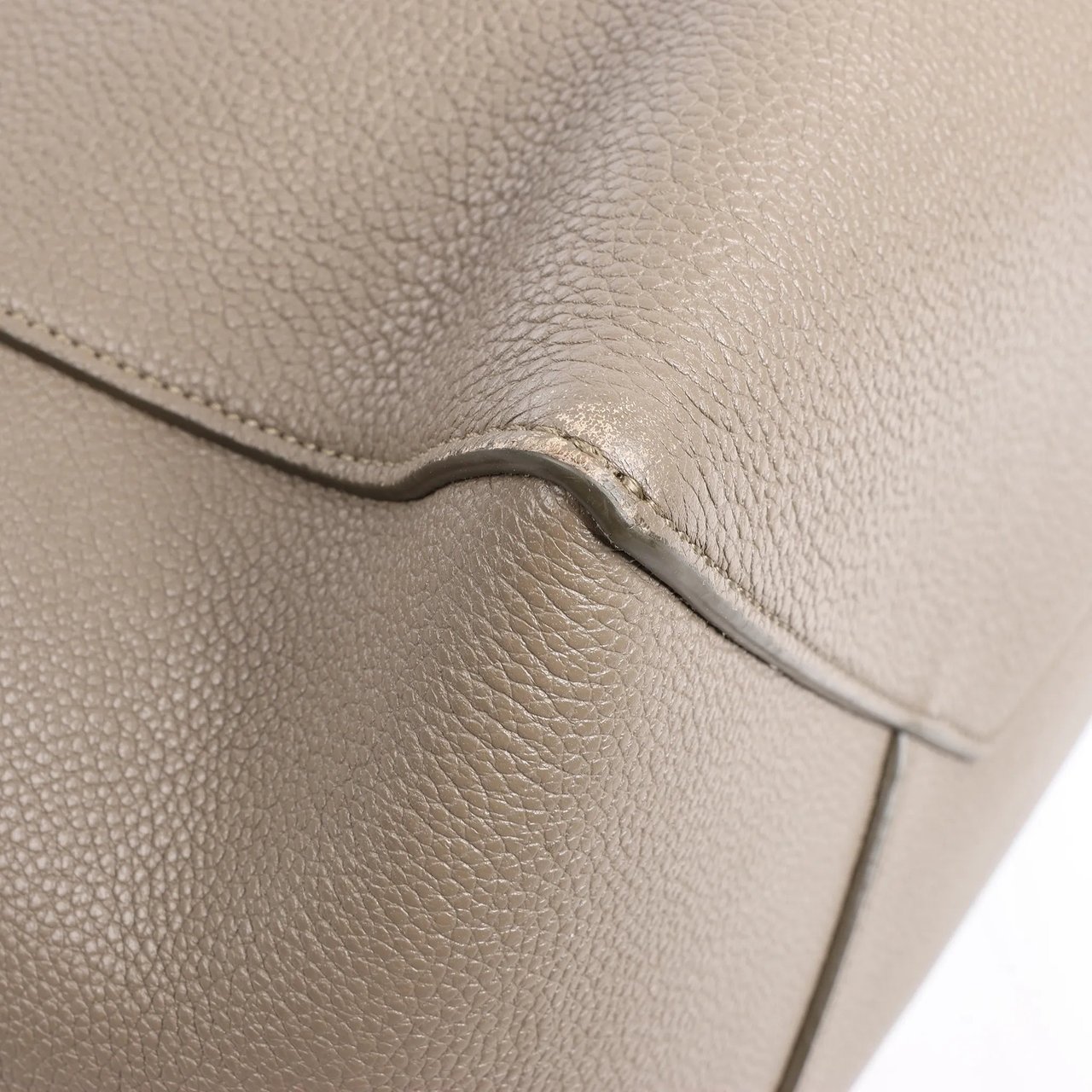 Celine Celine Cabas Phantom Medium Leather Shoulder Bag in Taupe Bruin