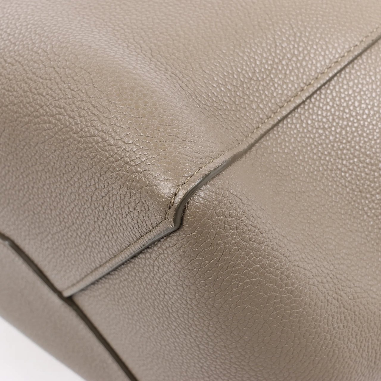 Celine Celine Cabas Phantom Medium Leather Shoulder Bag in Taupe Bruin