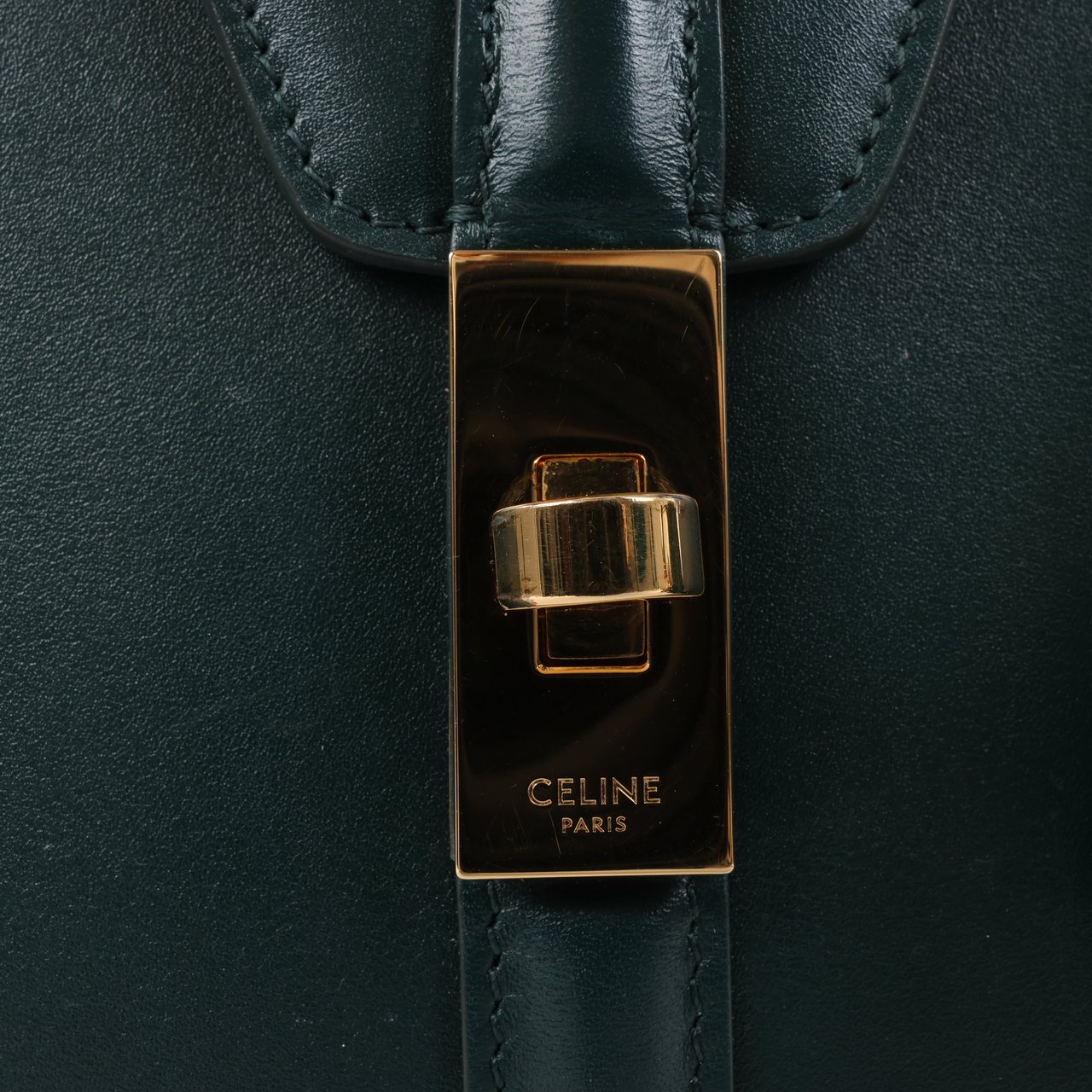 Celine Celine Sac 16 Small Smooth Leather Handbag in Green Groen