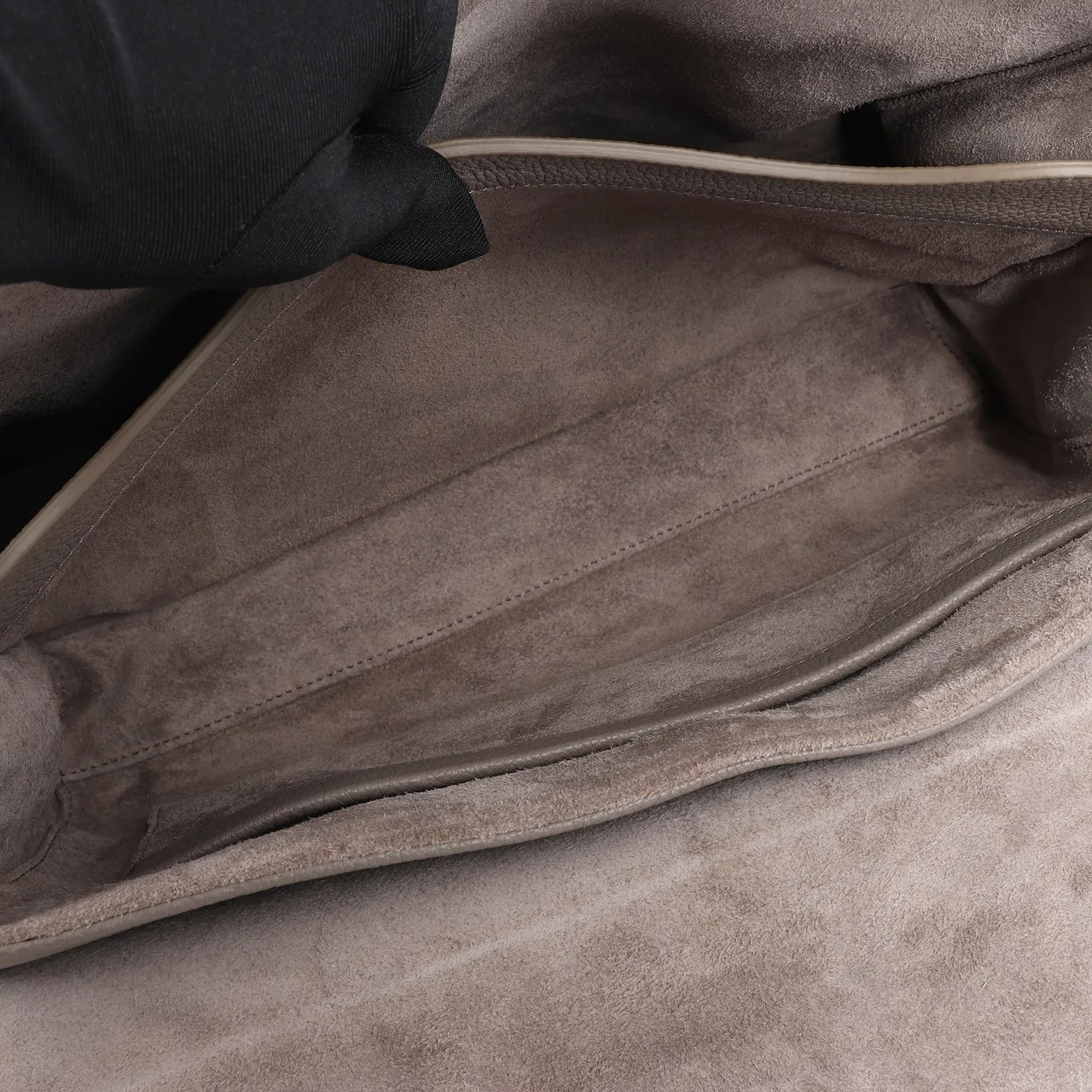 Celine Celine Sac 16 Medium Grained Leather Handbag in Gray Grijs