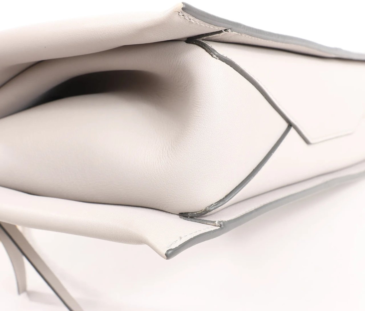 Celine Celine Tri-Fold Leather Chain Shoulder Bag in Gray Grijs