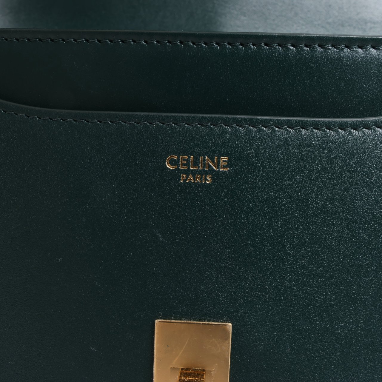 Celine Celine Sac 16 Small Smooth Leather Handbag in Green Groen