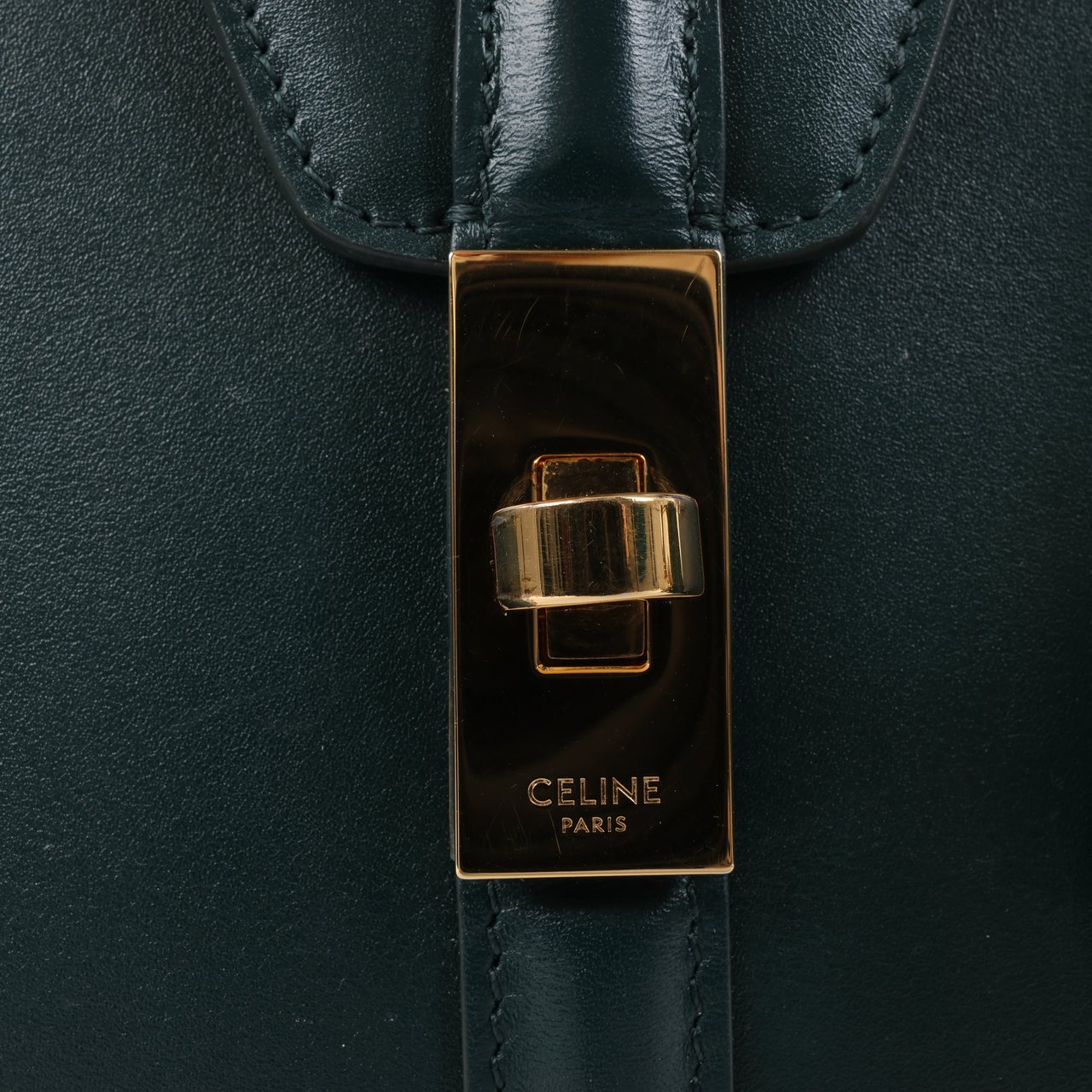 Celine Celine Sac 16 Small Smooth Leather Handbag in Green Groen