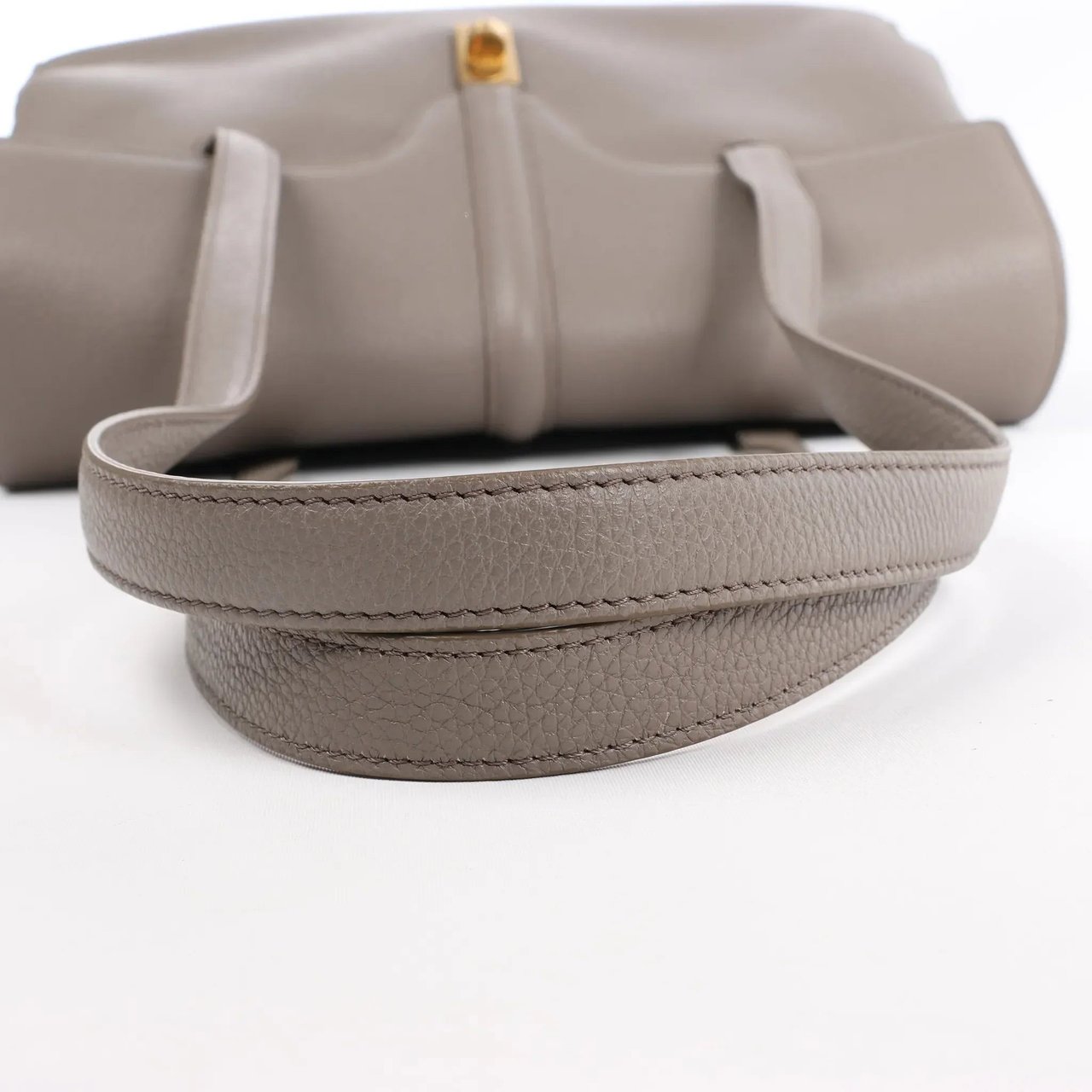 Celine Celine Sac 16 Medium Grained Leather Handbag in Gray Grijs