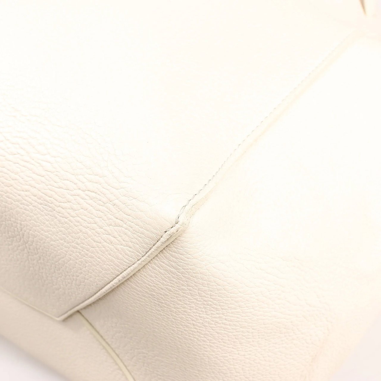 Celine Celine Cabas Phantom Medium Leather Shoulder Bag in White Wit