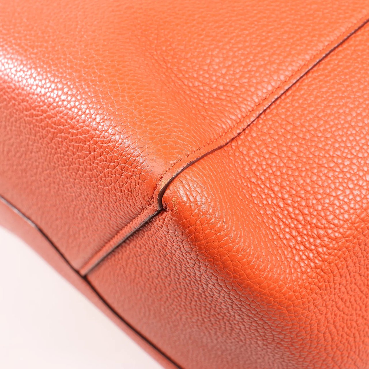 Celine Celine Cabas Phantom Small Leather Shoulder Bag in Orange Oranje