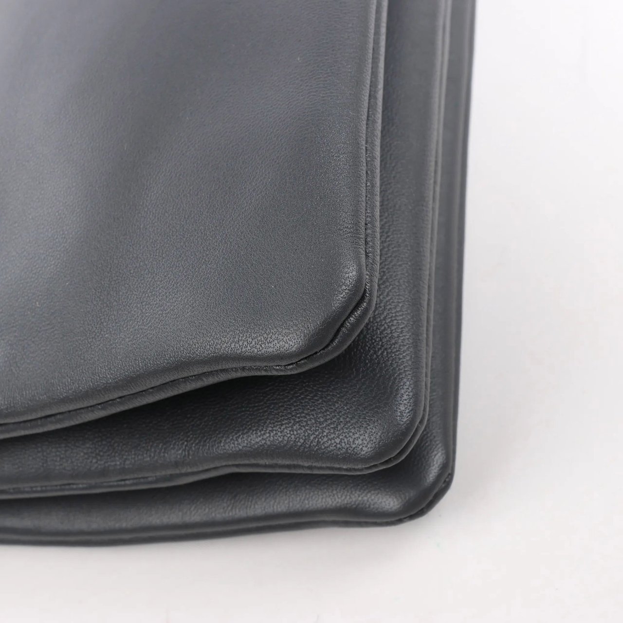 Celine Celine Trio Large Leather Crossbody bag in Gray Grijs