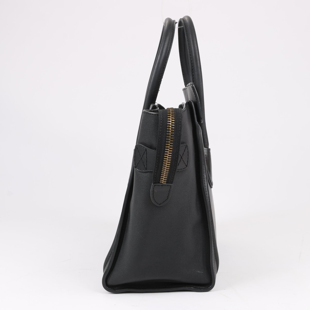 Celine CELINE Luggage Micro Leather Handbag in Black Zwart