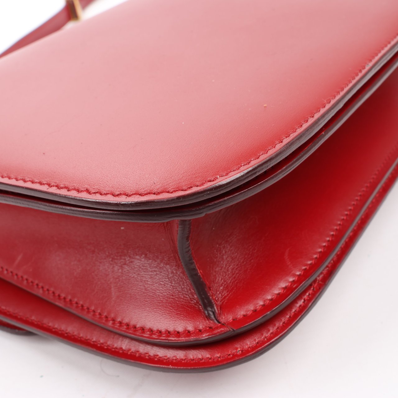 Celine CELINE Classic Box Medium Leather Crossbody Bag in Red Rood