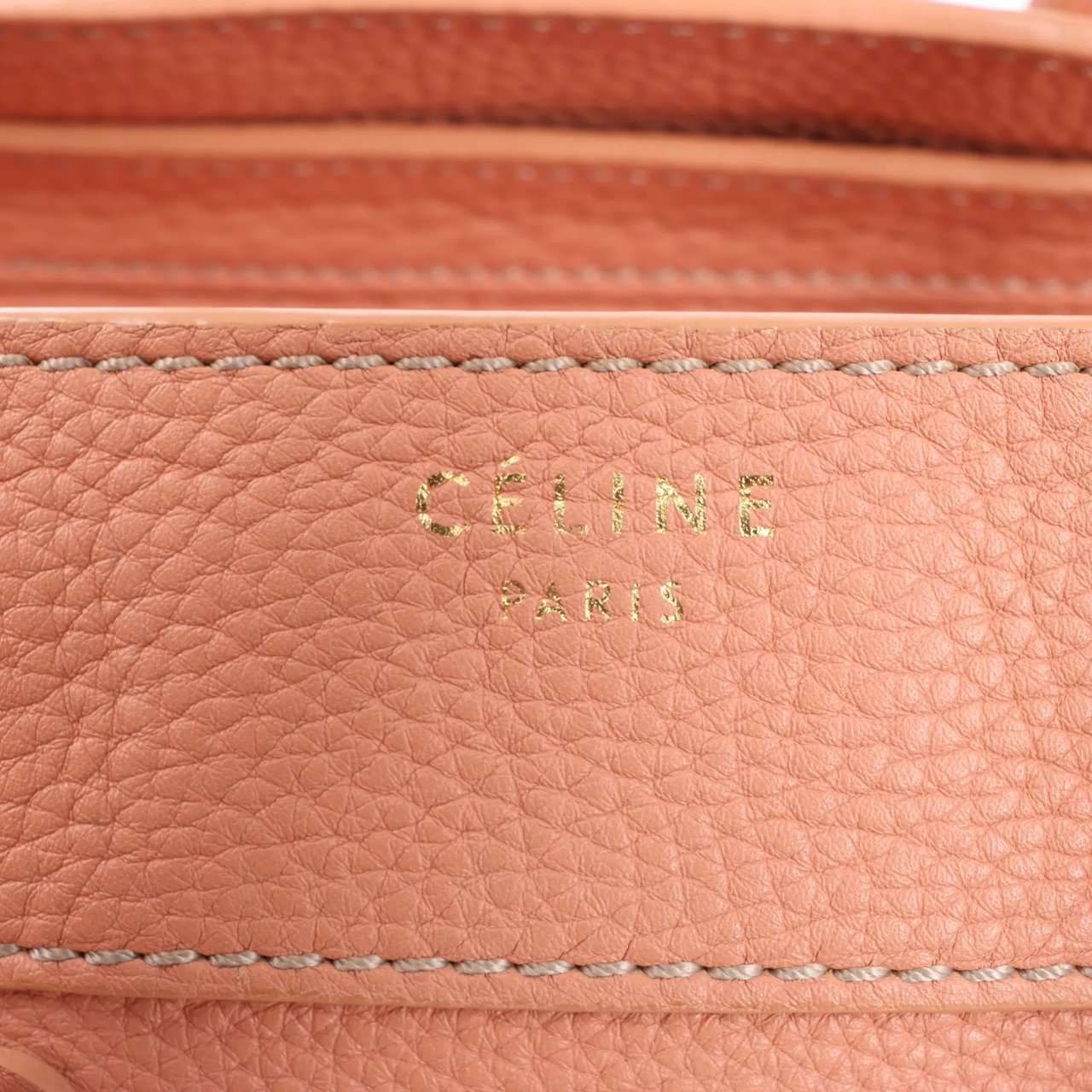 Celine CELINE Luggage Micro Leather Handbag in Pink Roze