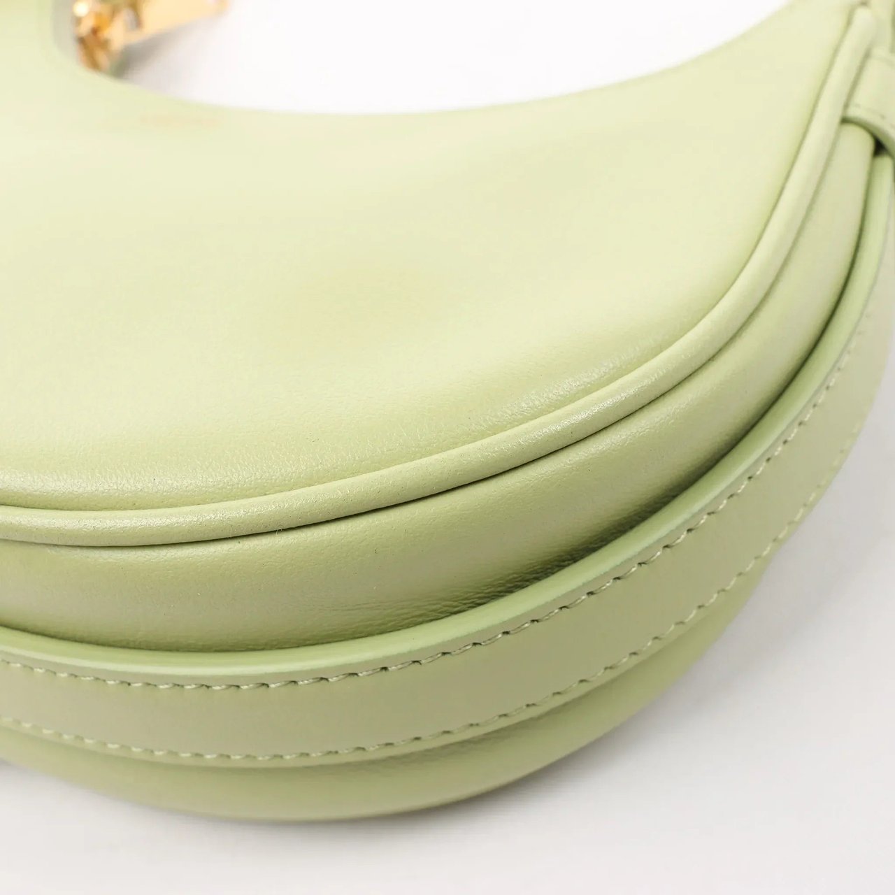 Celine CELINE Ava Leather Shoulder Bag in Green Groen
