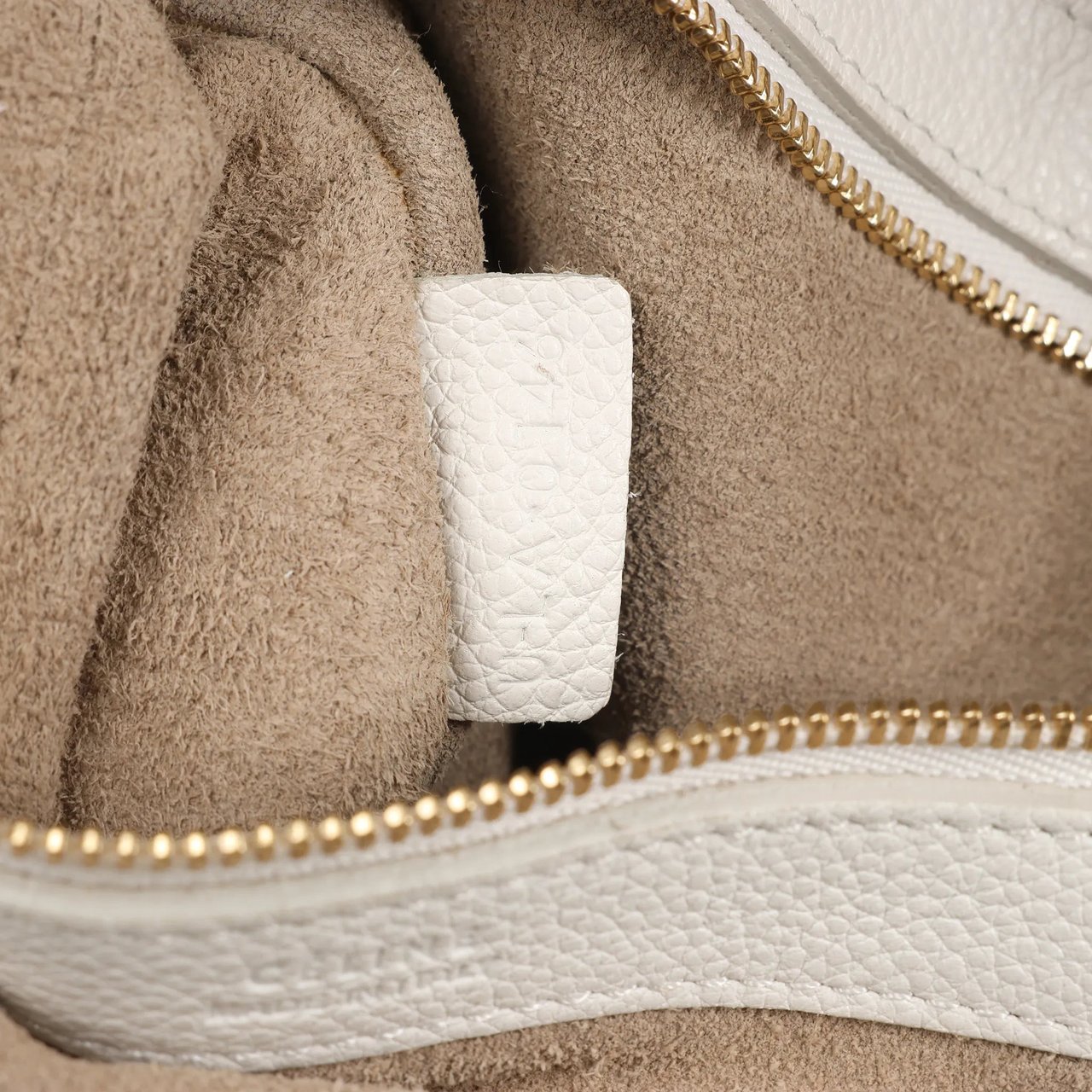 Celine Celine Cabas Phantom Small Leather Shoulder Bag in White Wit