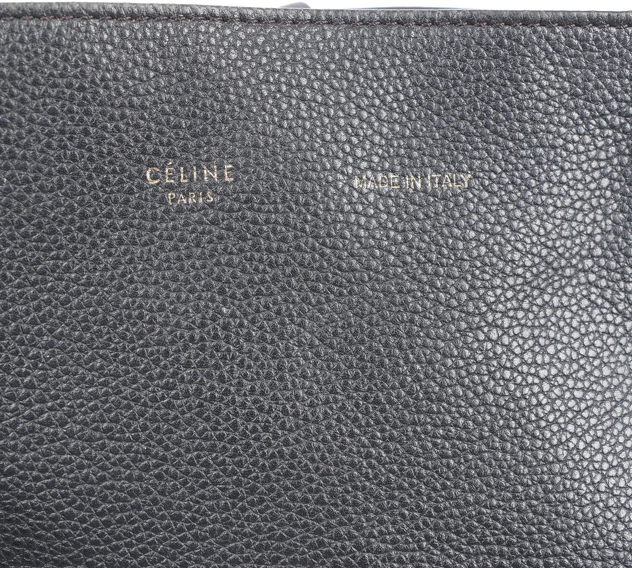 Celine Celine Cabas Phantom Medium Leather Shoulder Bag in Black Zwart