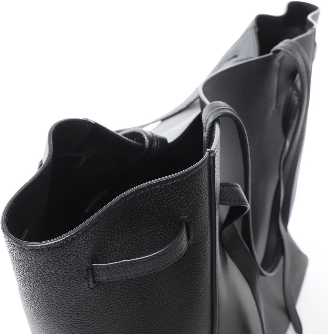 Celine Celine Cabas Phantom Small Leather Shoulder Bag in Black Zwart