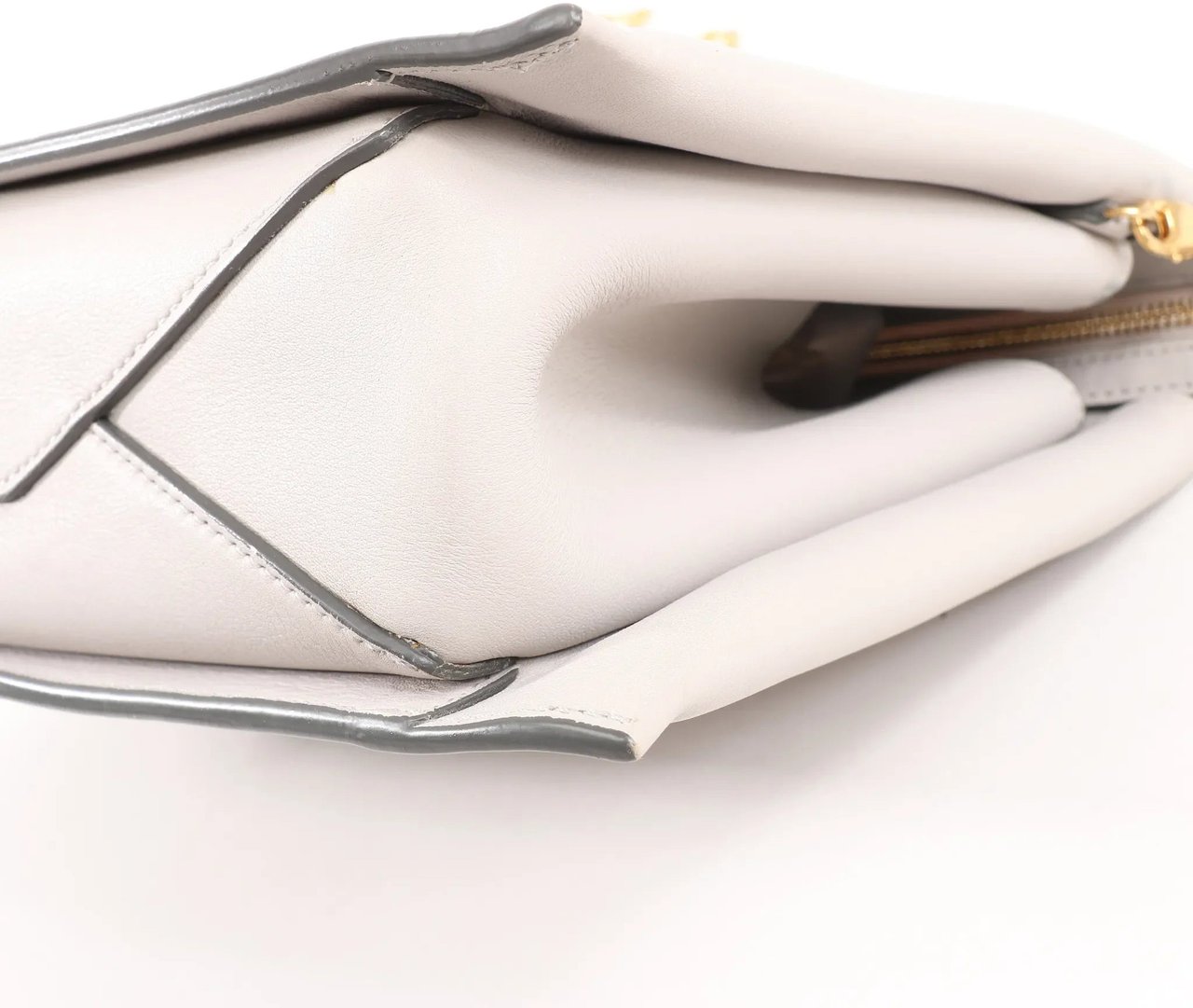 Celine Celine Tri-Fold Leather Chain Shoulder Bag in Gray Grijs