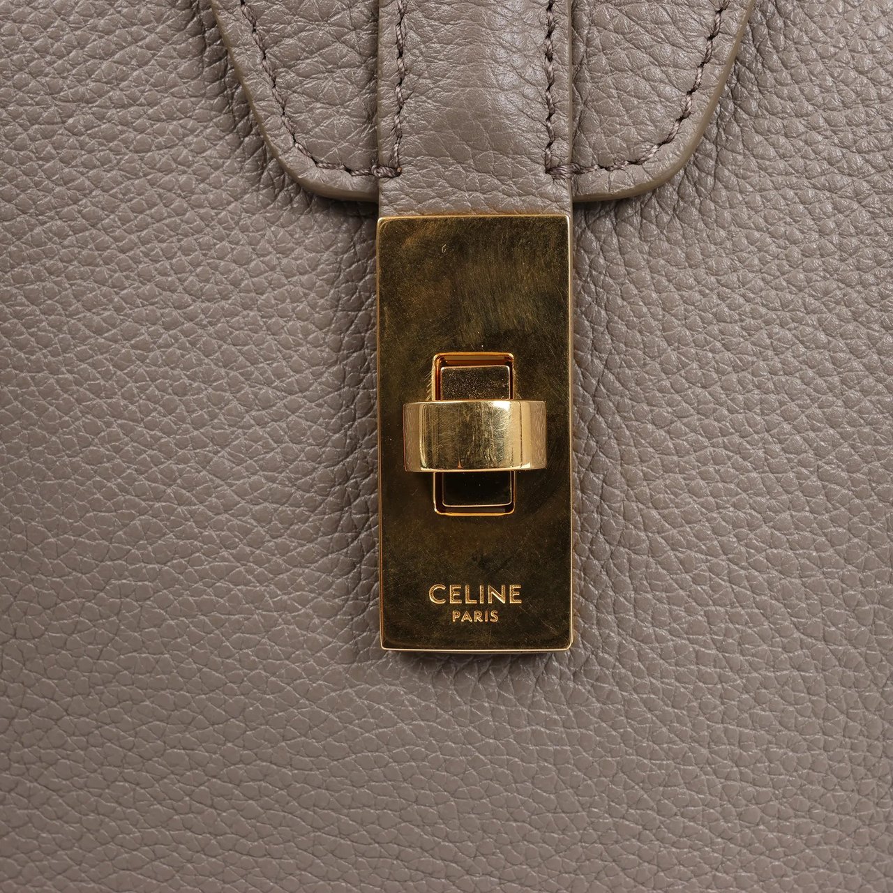 Celine Celine Sac 16 Medium Grained Leather Shoulder Bag in Gray Grijs