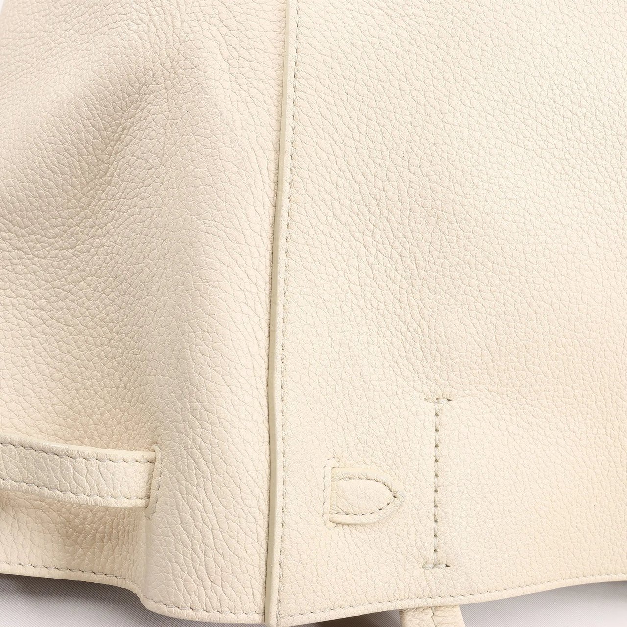 Celine Celine Cabas Phantom Medium Leather Shoulder Bag in White Wit