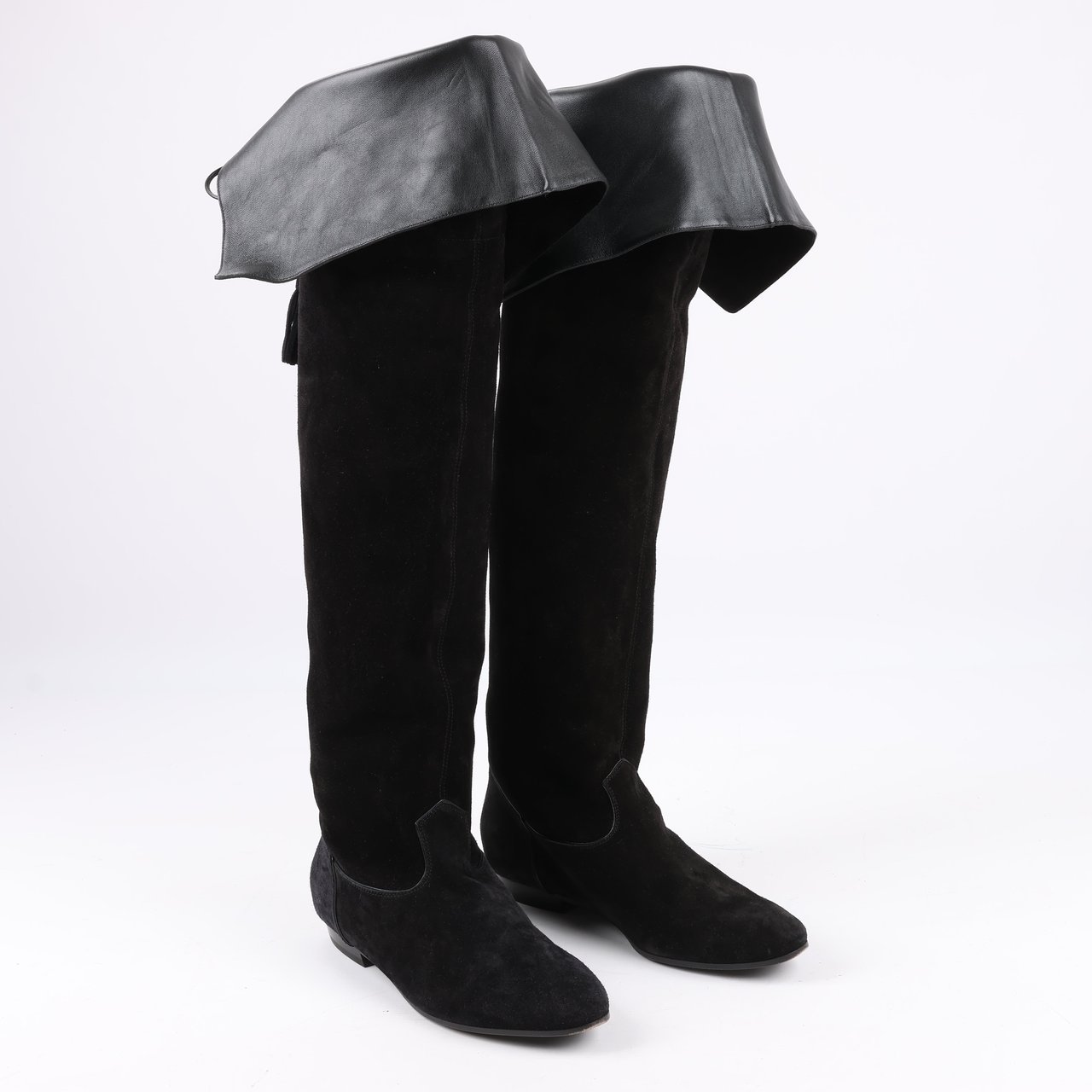 Celine Celine Chat Botté Over-The-Knee Flat Boot in Suede Calfskin in Size 38 RM0220 Zwart