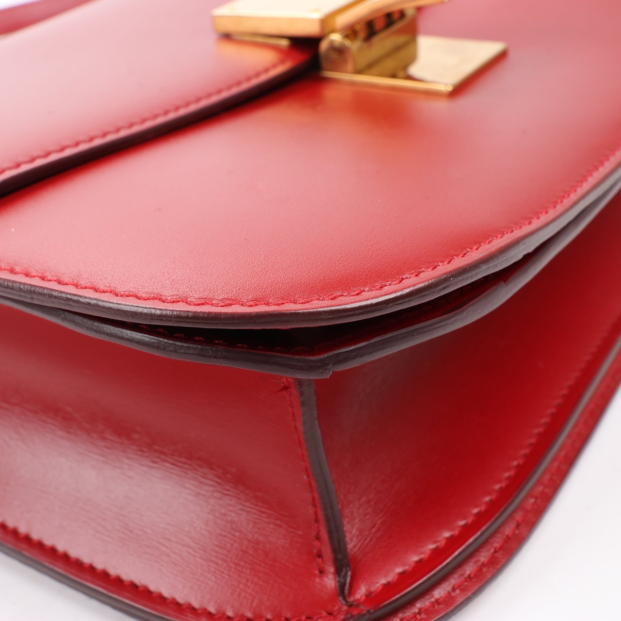 Celine CELINE Classic Box Medium Leather Crossbody Bag in Red Rood