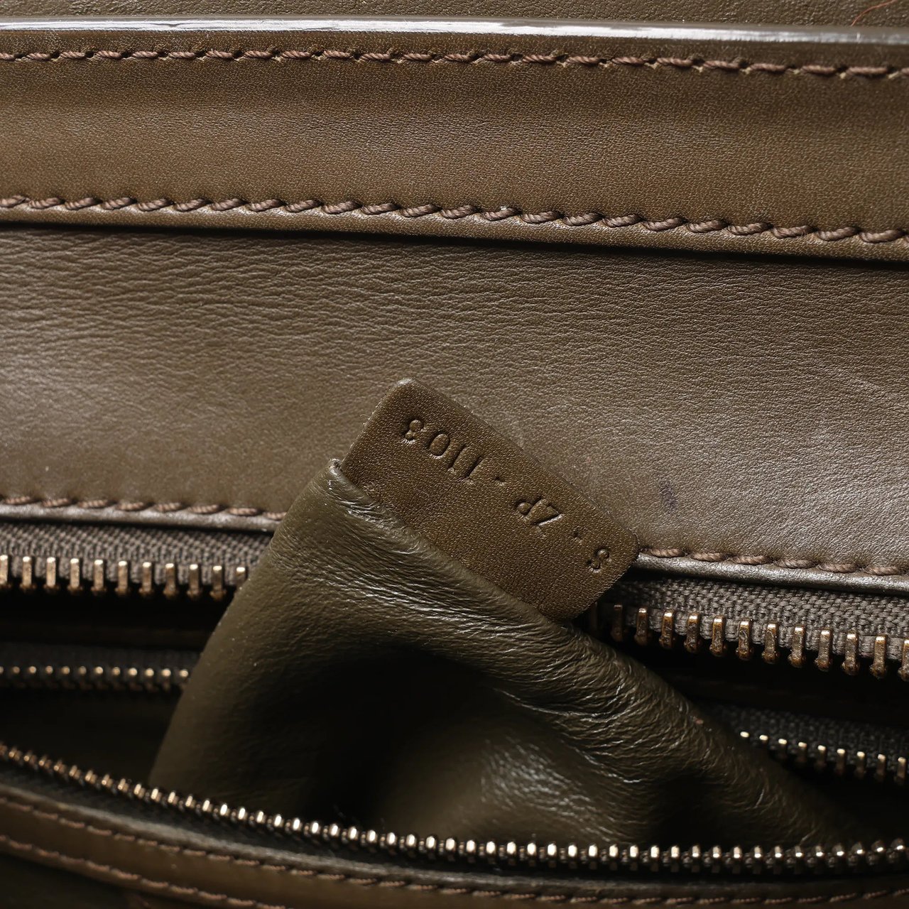 Celine Luggage Micro Leather Handbag in Khaki Divers