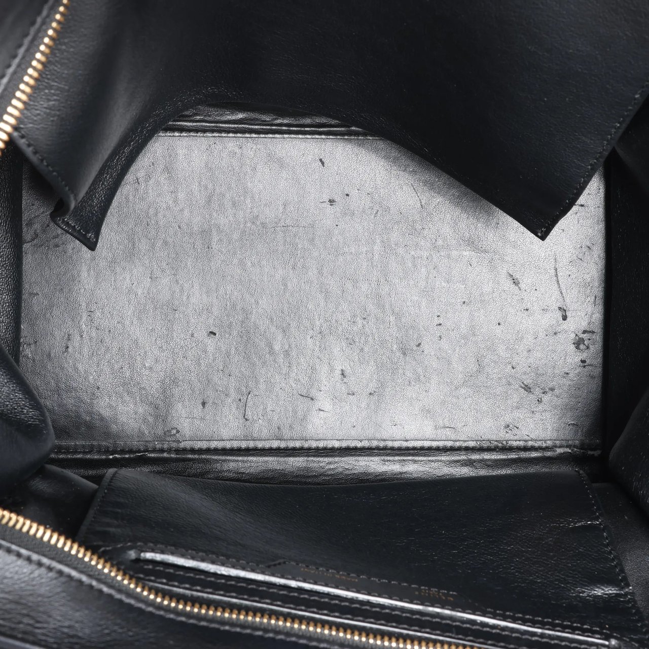 CELINE Trapeze Croc Embossed Leather x Suede 2Way Handbag in Black Zwart