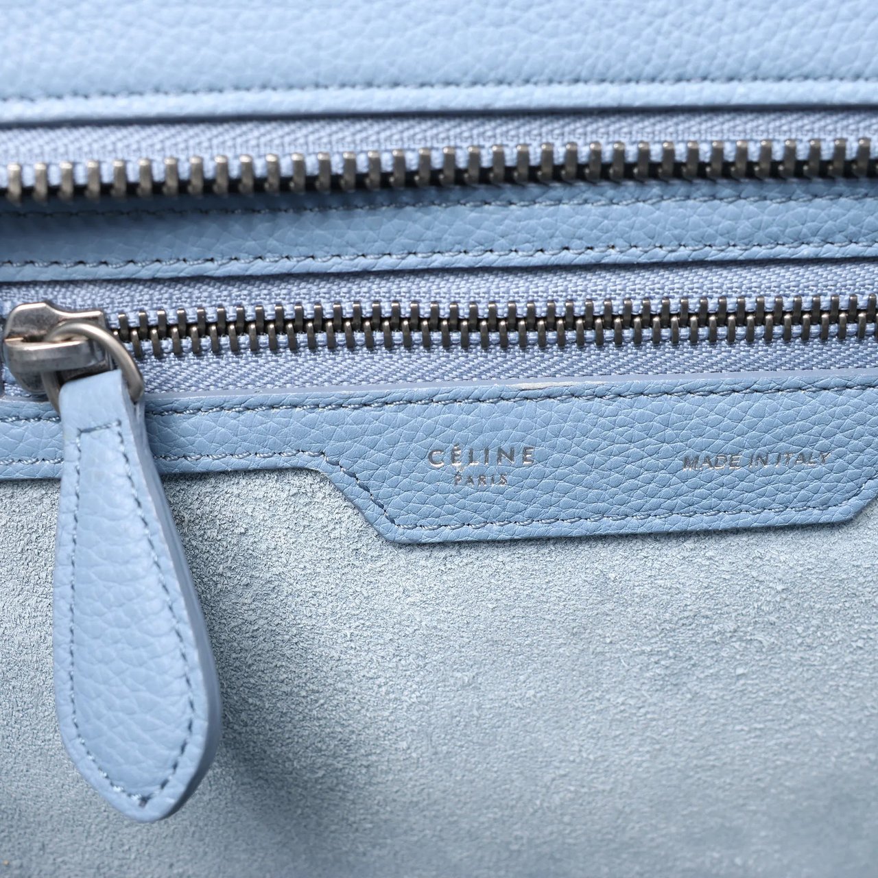 Celine Luggage Micro Leather Handbag in Blue Blauw