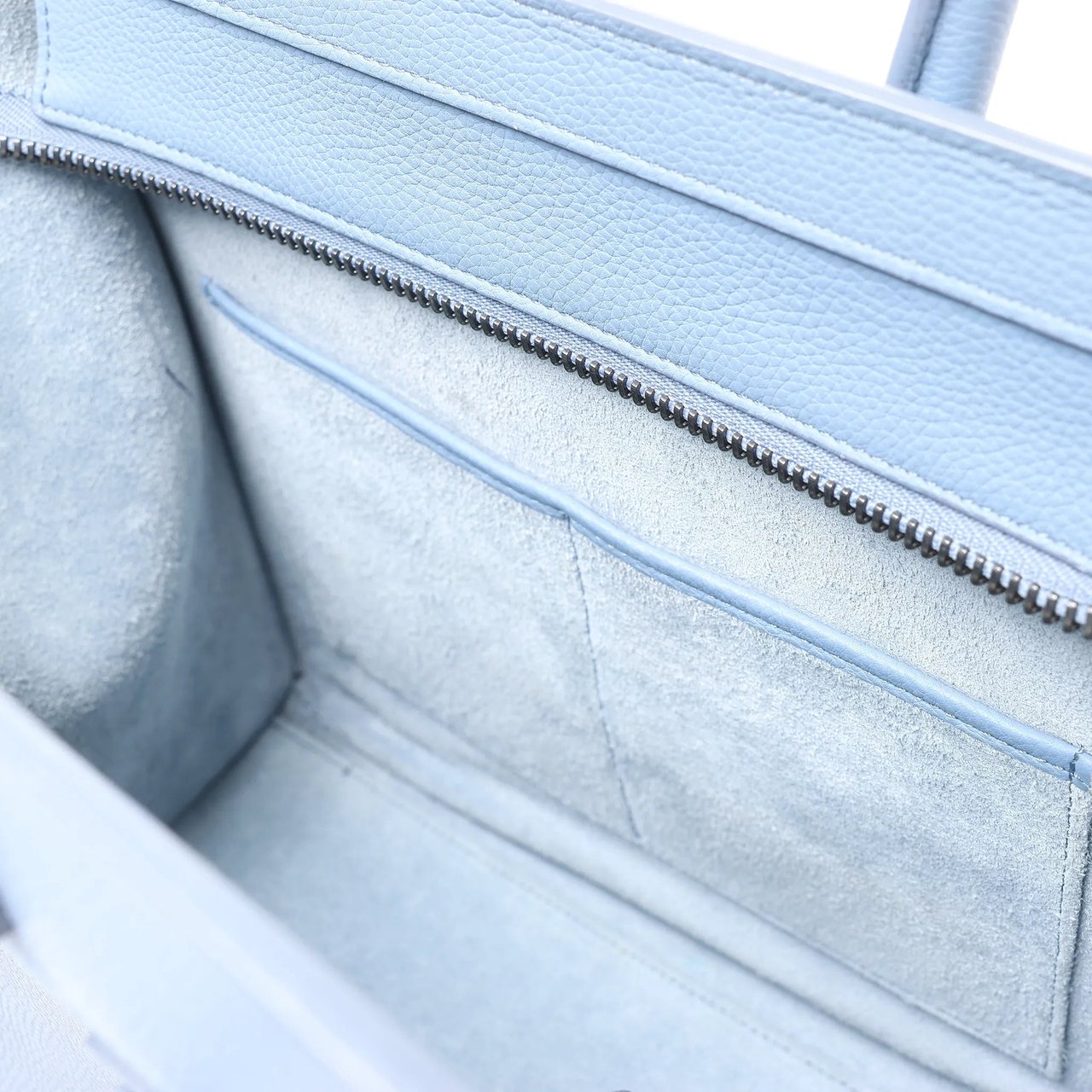 Celine Luggage Micro Leather Handbag in Blue Blauw
