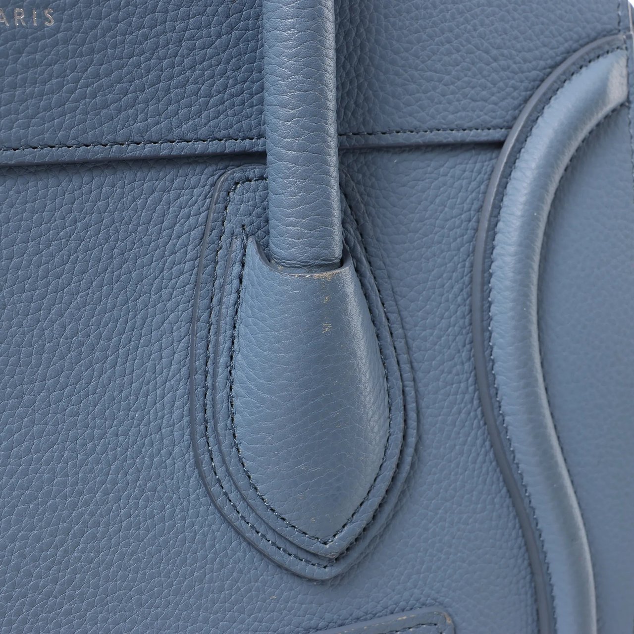 Celine Luggage Micro Leather Handbag in Blue Blauw