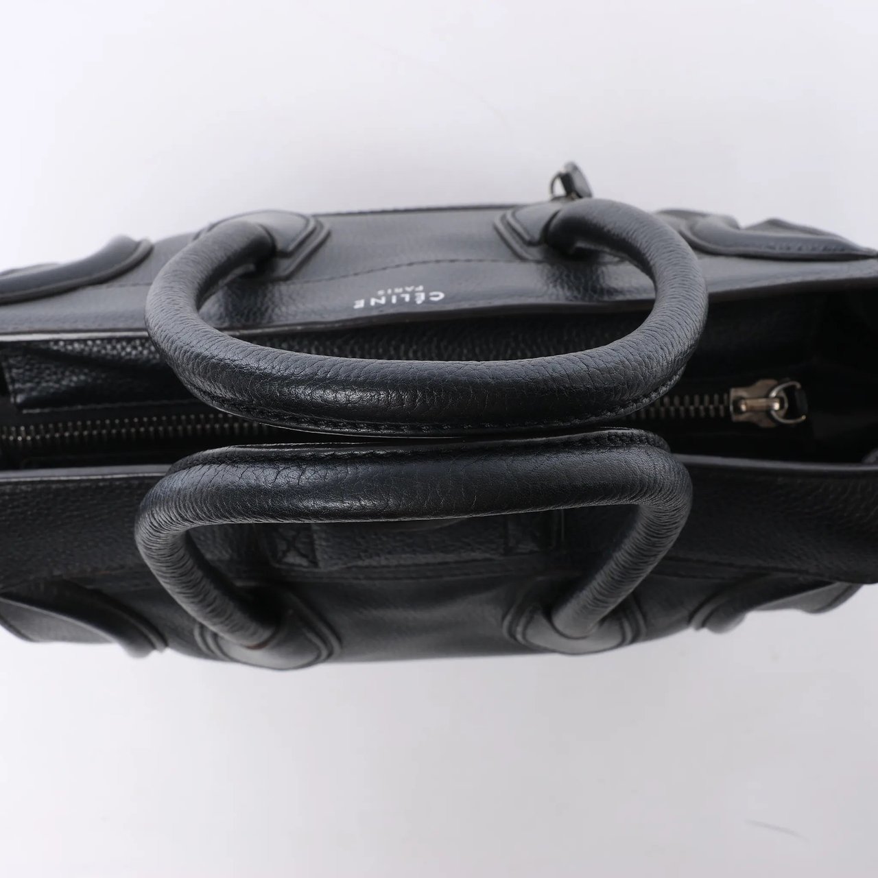 CELINE Luggage Micro Leather Handbag in Black Zwart