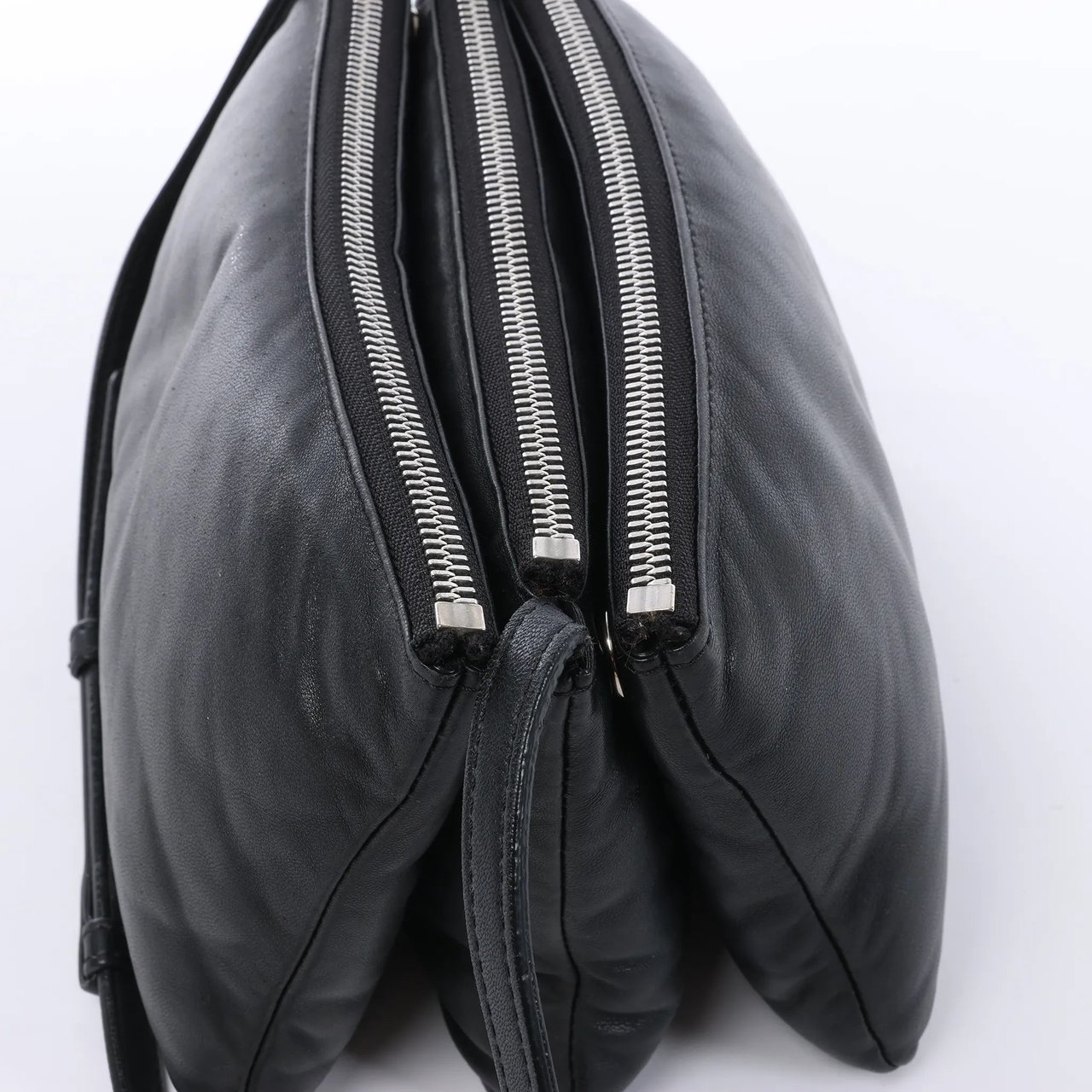 Celine Soft Trio Small Leather Crossbody bag in Black Zwart