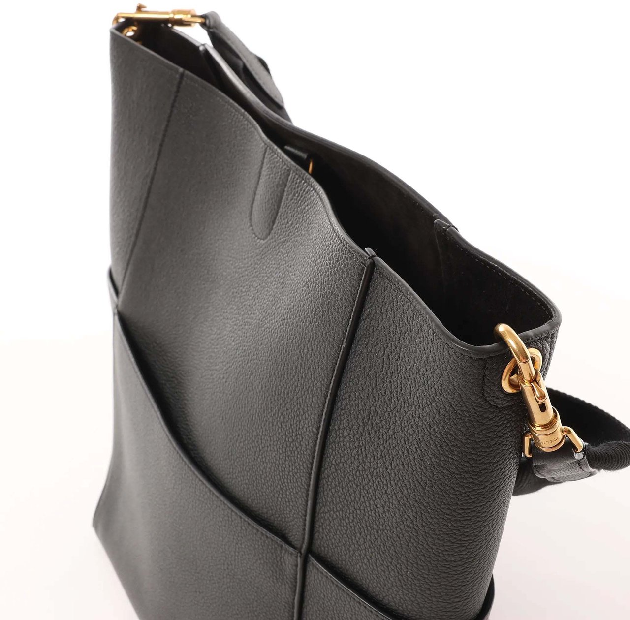 CELINE Seau Sangle Bucket Leather Shoulder Bag in Black Zwart