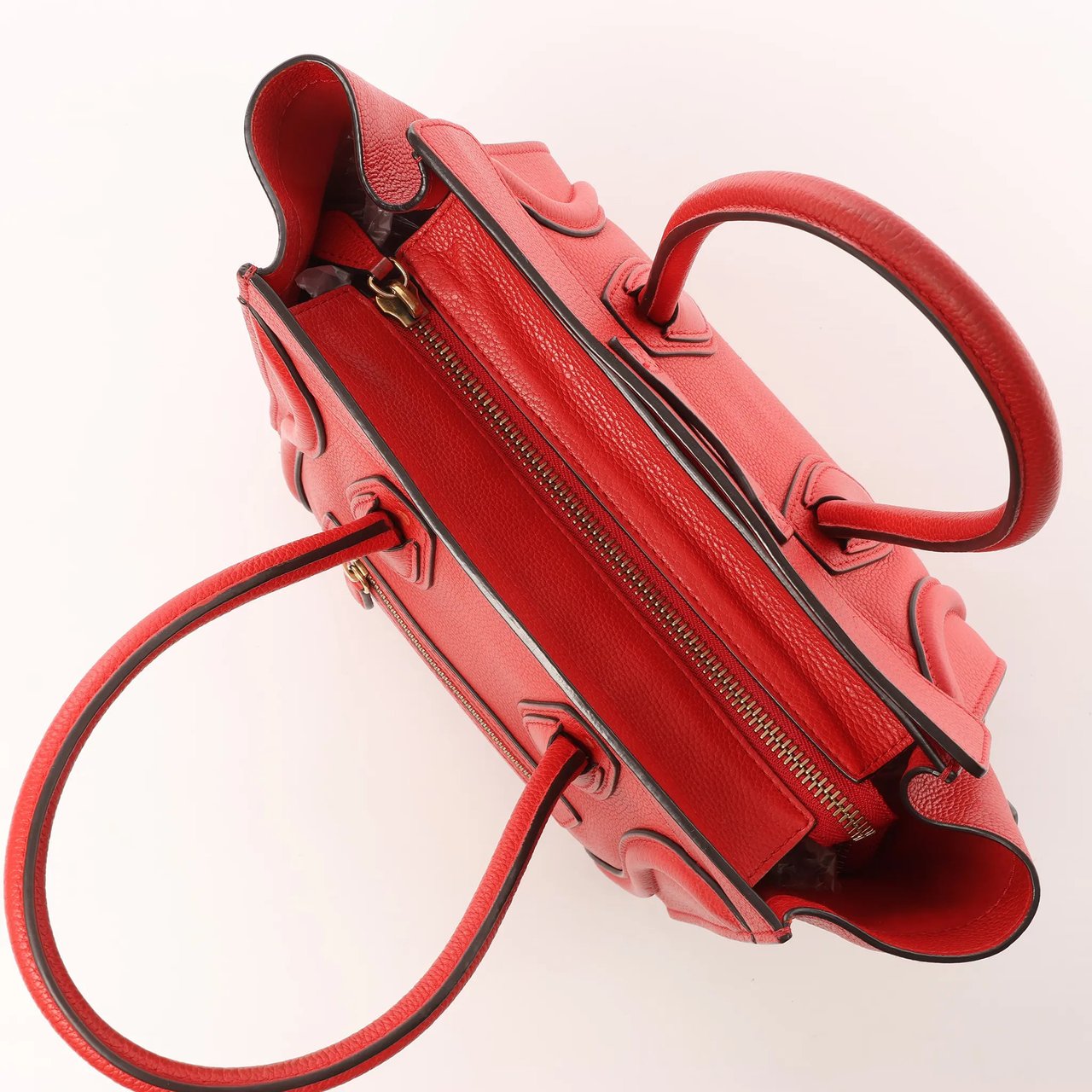 CELINE Luggage Micro Leather Handbag in Red Rood