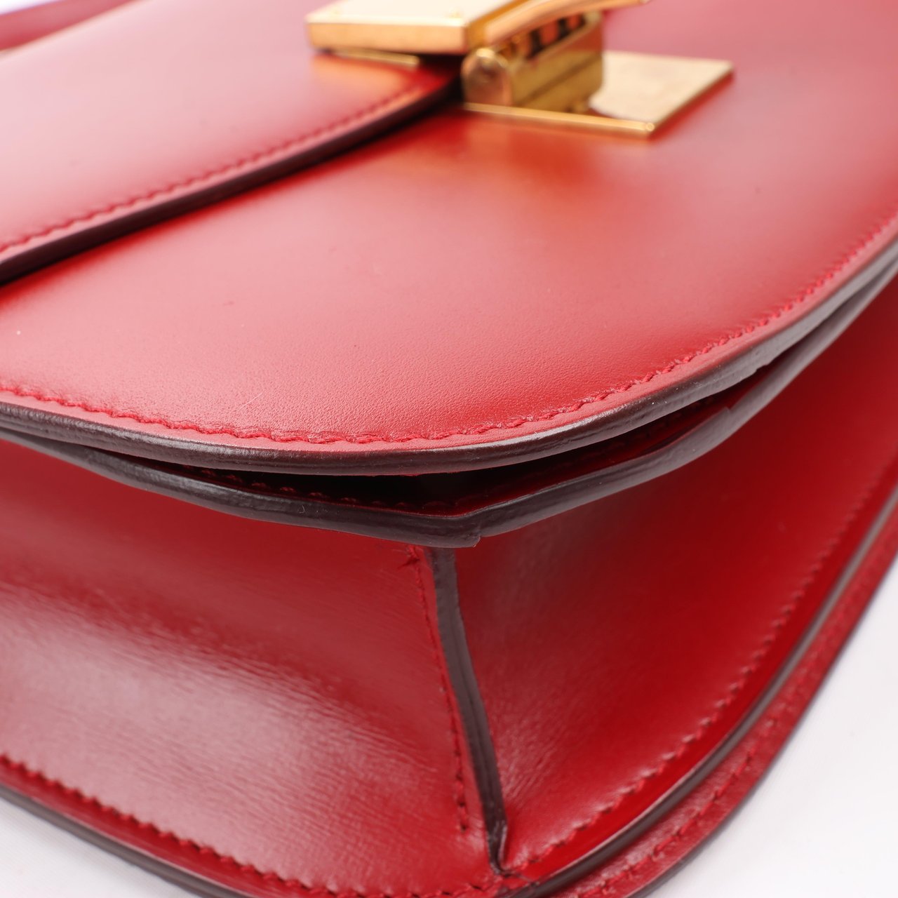 CELINE Classic Box Medium Leather Crossbody Bag in Red Rood