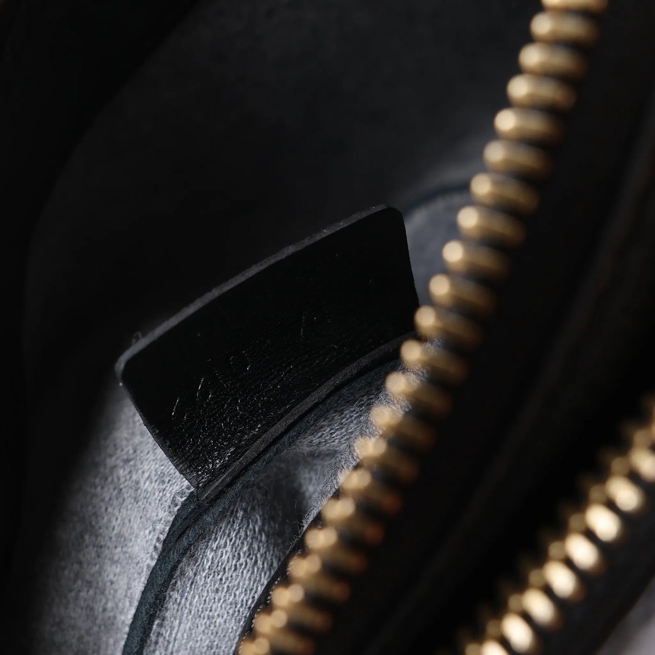 Celine Trio Small Leather Crossbody bag in Black Zwart