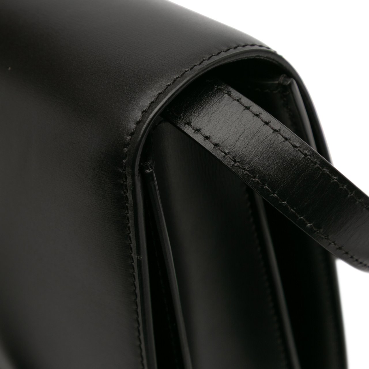Celine Medium Calfskin Classic Box Zwart