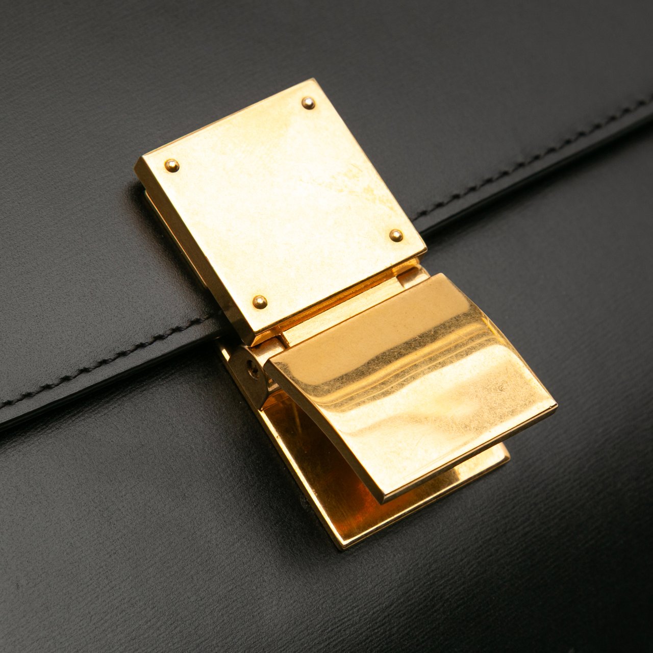 Celine Medium Calfskin Classic Box Zwart