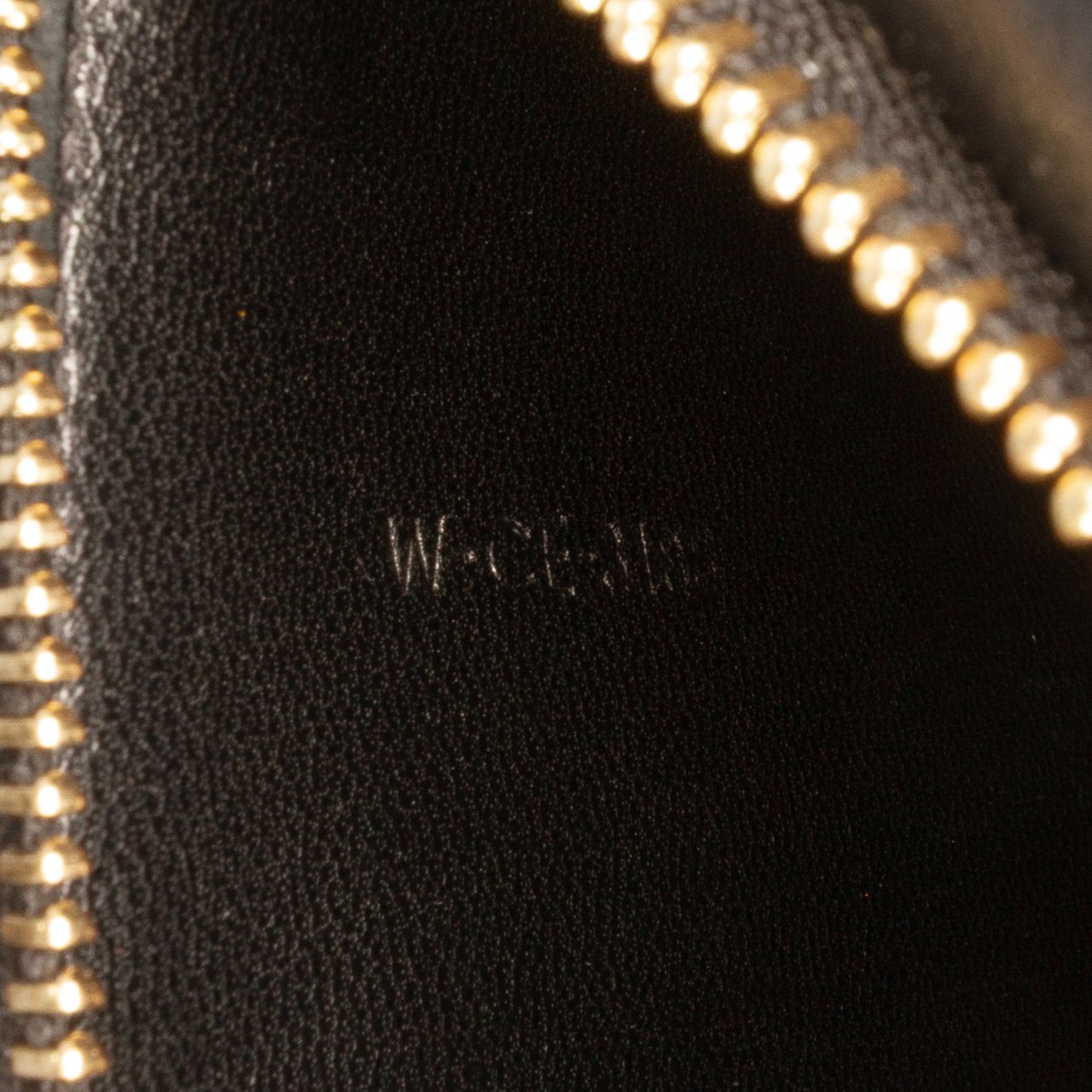 Celine Medium Calfskin Classic Box Zwart