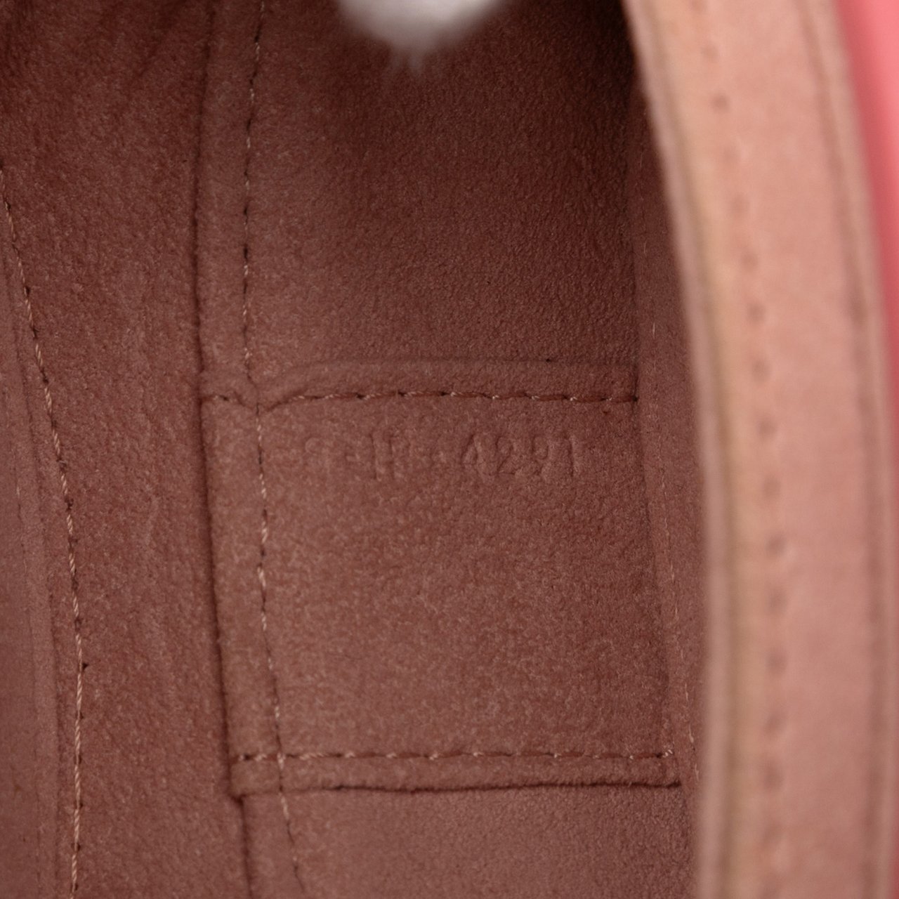 Celine Calfskin Cuir Triomphe Oval Handbag Roze