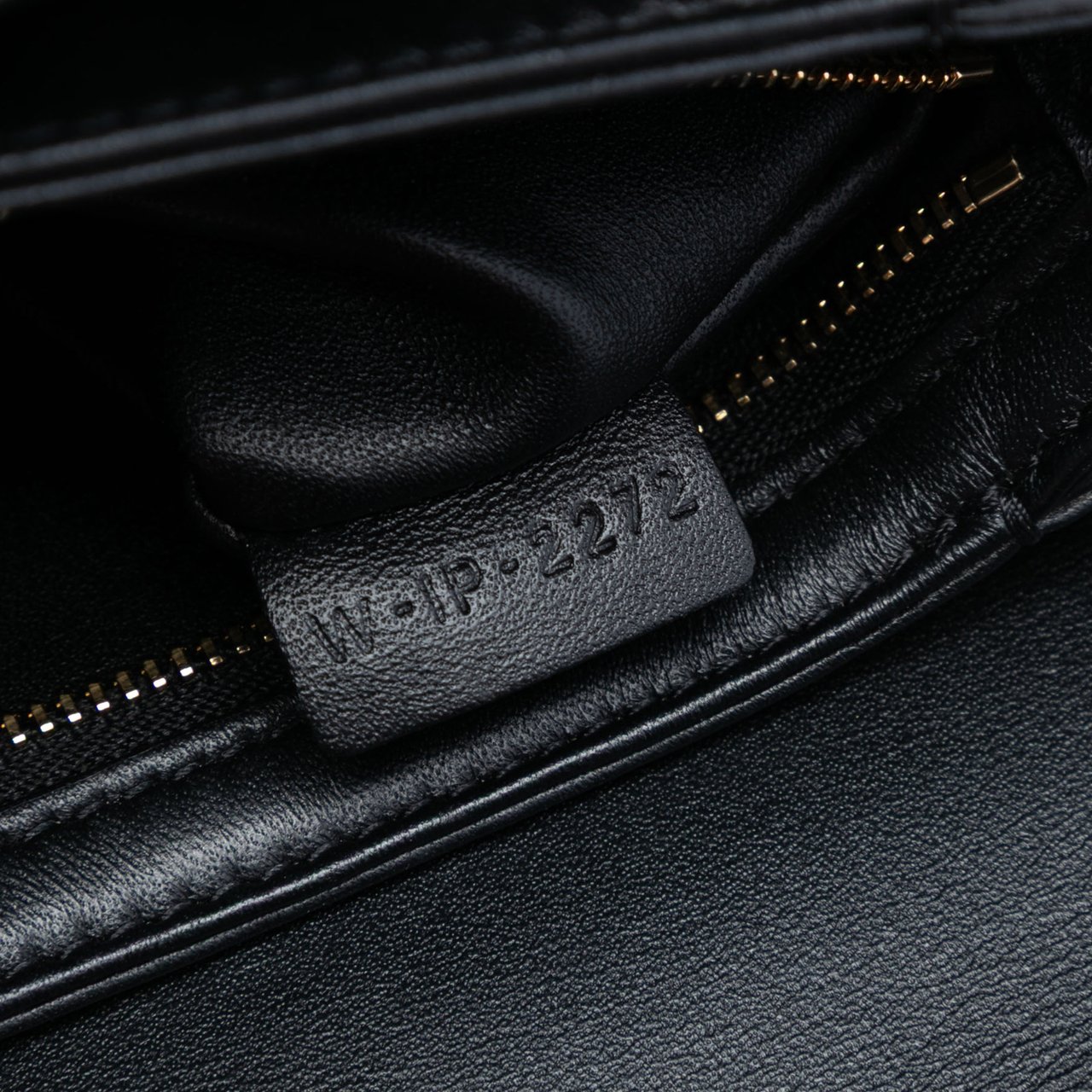 Celine Classique Shiny Calfskin Triomphe Crossbody Zwart