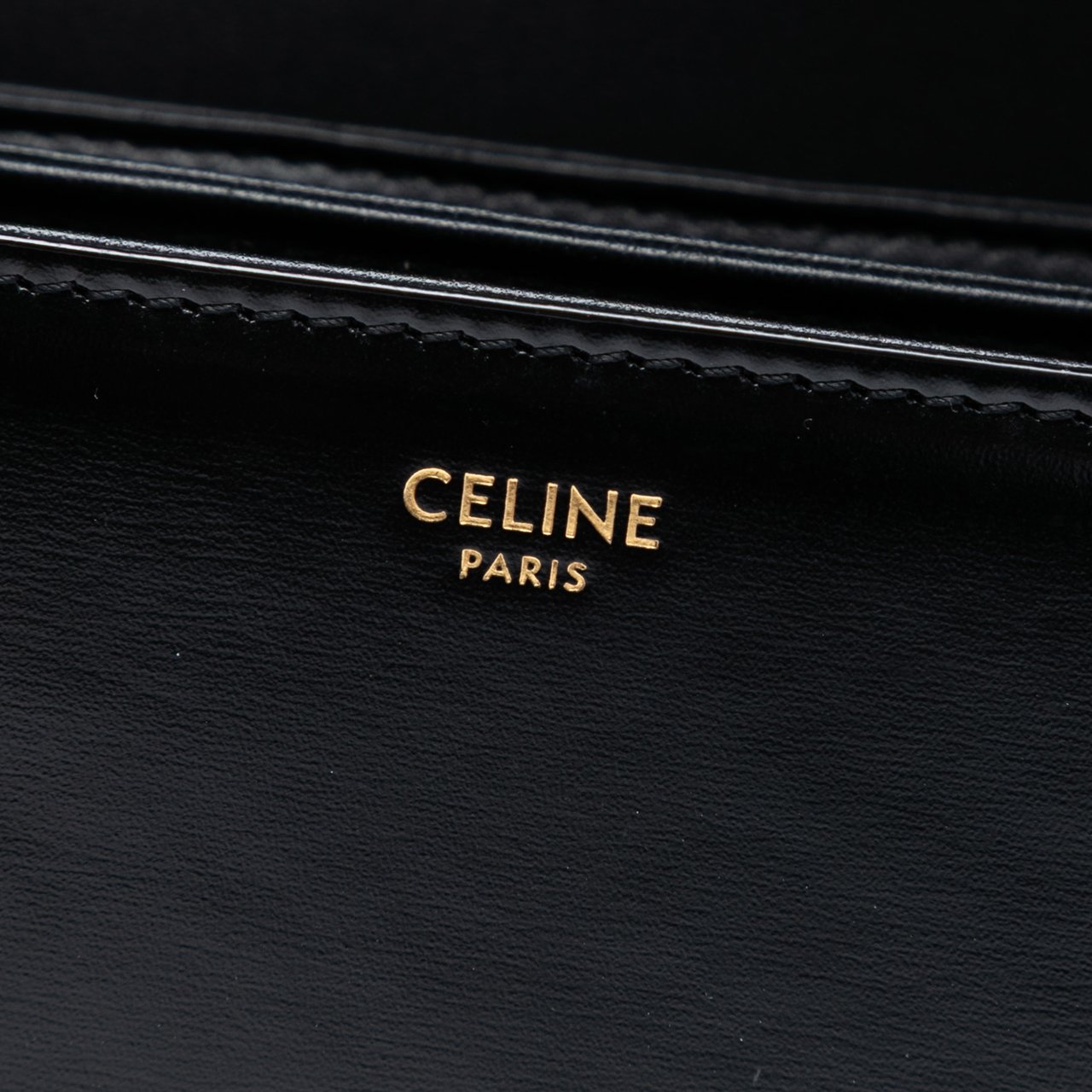 Celine Classique Shiny Calfskin Triomphe Crossbody Zwart