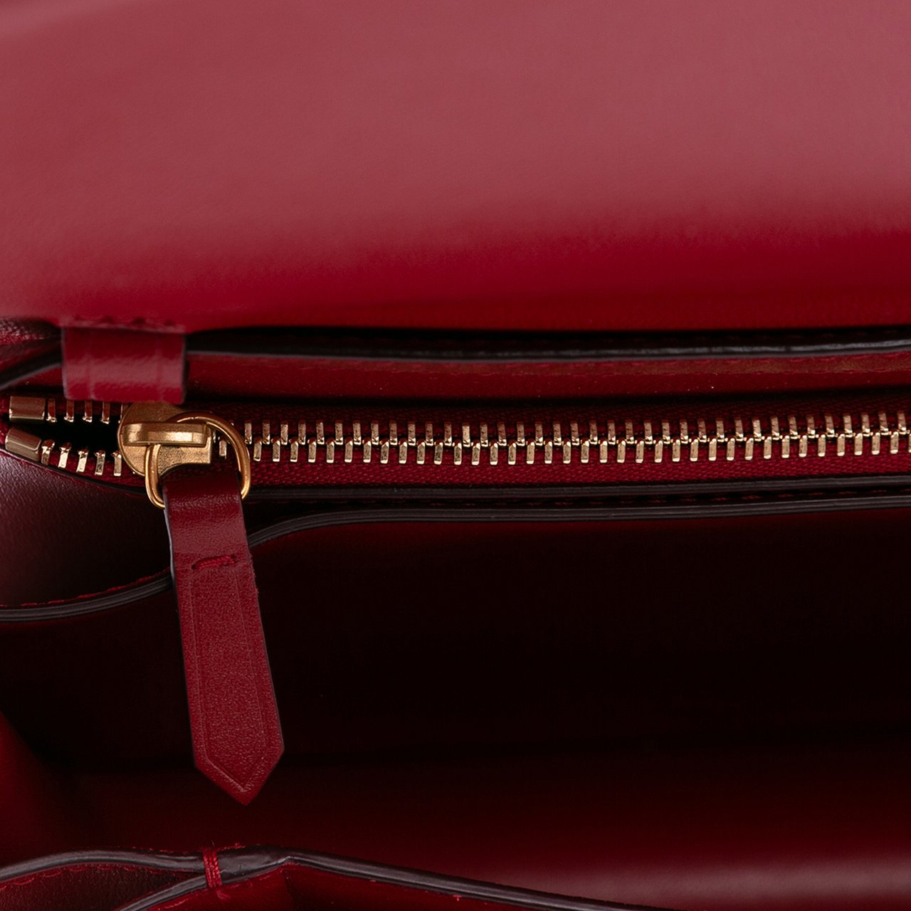 Celine Medium Calfskin Classic Box Rood